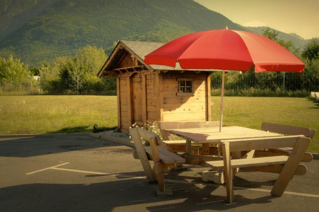 Ibis Budget Saint Jean De Maurienne Sainte-Marie-de-Cuines Экстерьер фото